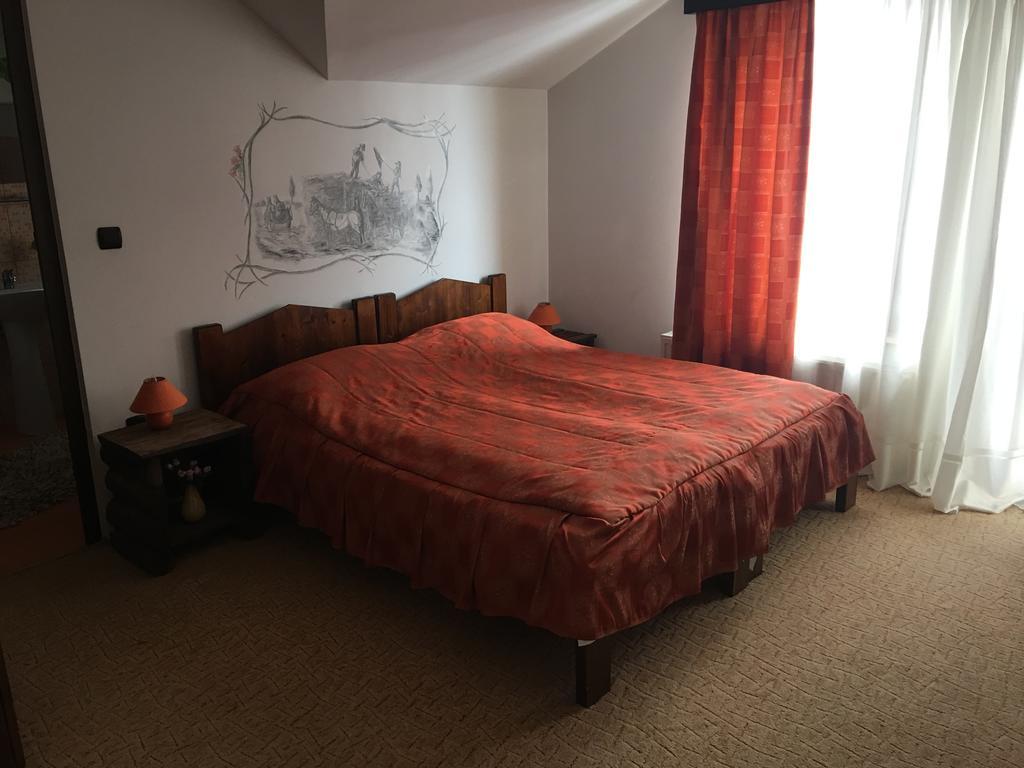Vila Colt De Rai Hotel Rîşnov Buitenkant foto